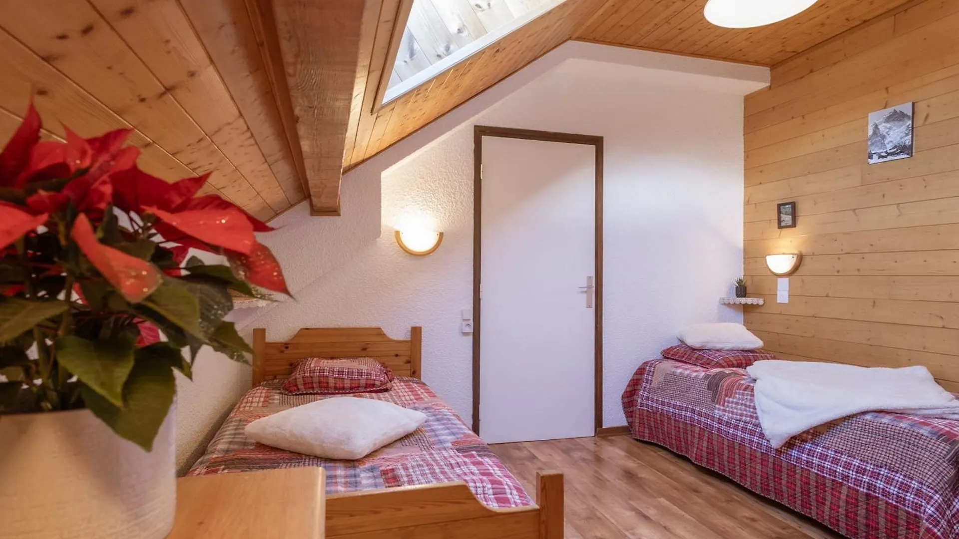 Location 2 Pieces 6 Pers Avec Balcon, Valloire, A 500M Des Pistes, Animaux Acceptes - Fr-1-263-165 0*, Valloire France